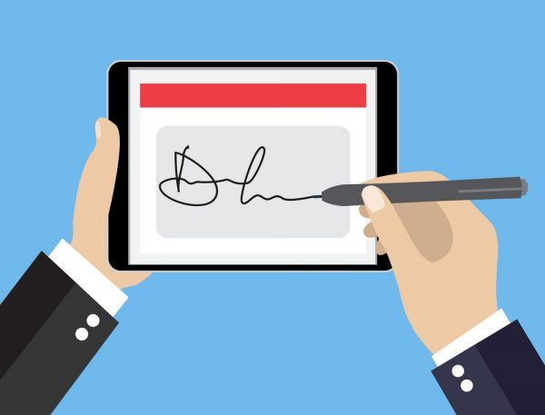 digital-signature-on-tablet-vector-6812629-600x457